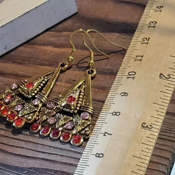 Art Deco Egyptian Style Red Pink Austrian Crystal Carved Gold Triangle Earrings - Picture 7 of 7